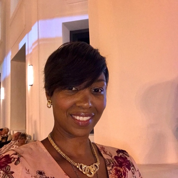 Meet your Posher, Ashley - Picture 2 of 3